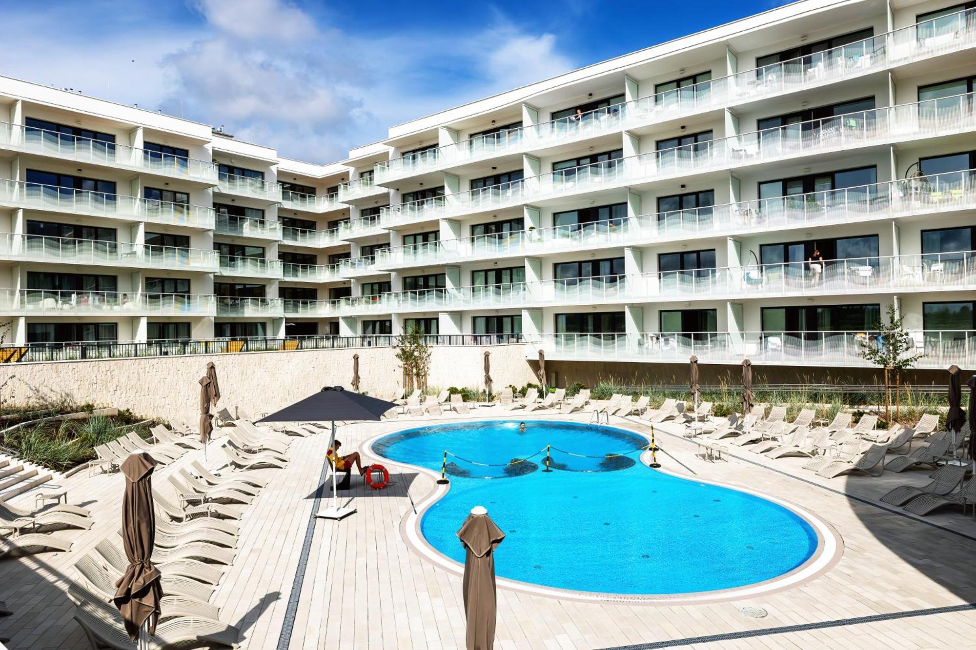 Apartment Horyzont -polanki Aqua- Strefa Z Basenem I Fitness Studio, Prywatny Garaz Kolobrzeg